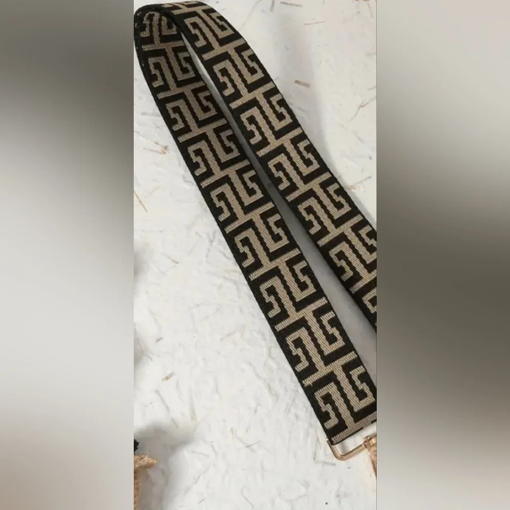 SHOULDER STRAP . - Picture 3 of 8